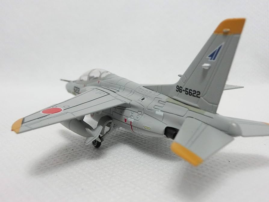 1/144 T-7初等練習機&U-680A （完成品） 1/144 T-7初等練習機&U-680A （完成品） - メルカリ